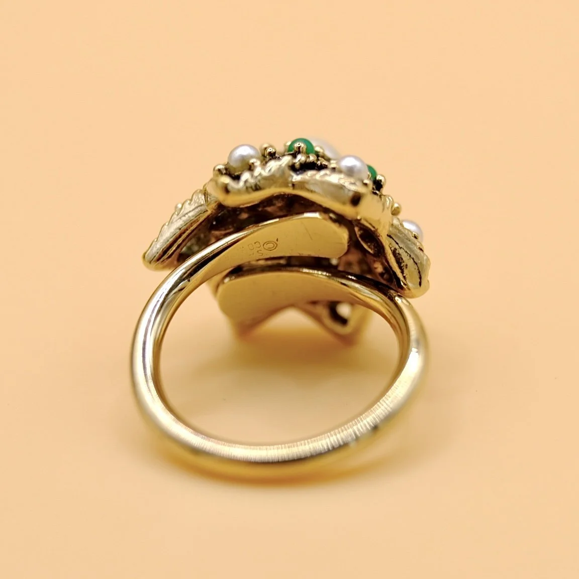 BVL943-green-and-pearl-paste-ring-back.jpg