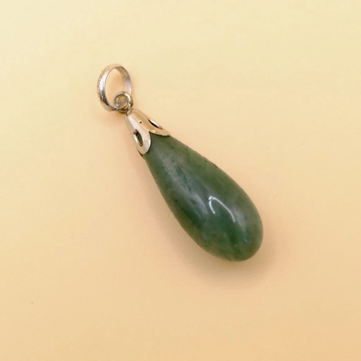 BVL1065-green-agate-drop-pendant.jpg