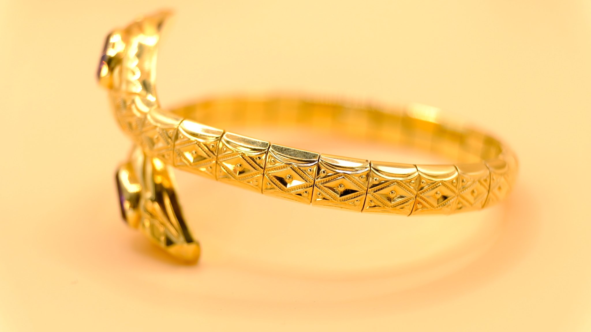BVL1256-amethyst-paste-snake-bangle-side.JPG