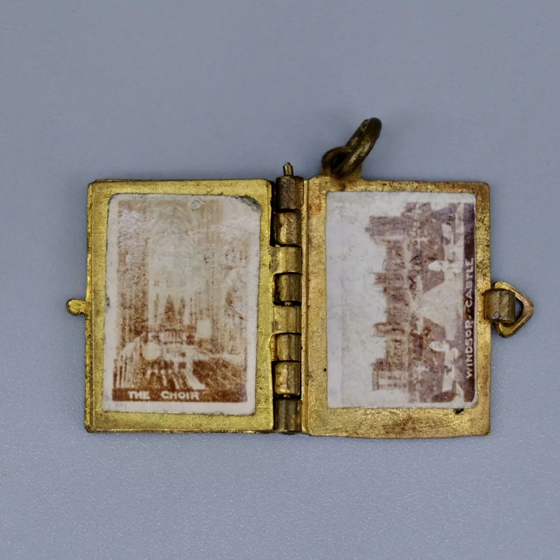 CC11 Edward VII 1902 souvenir book open 2.jpg