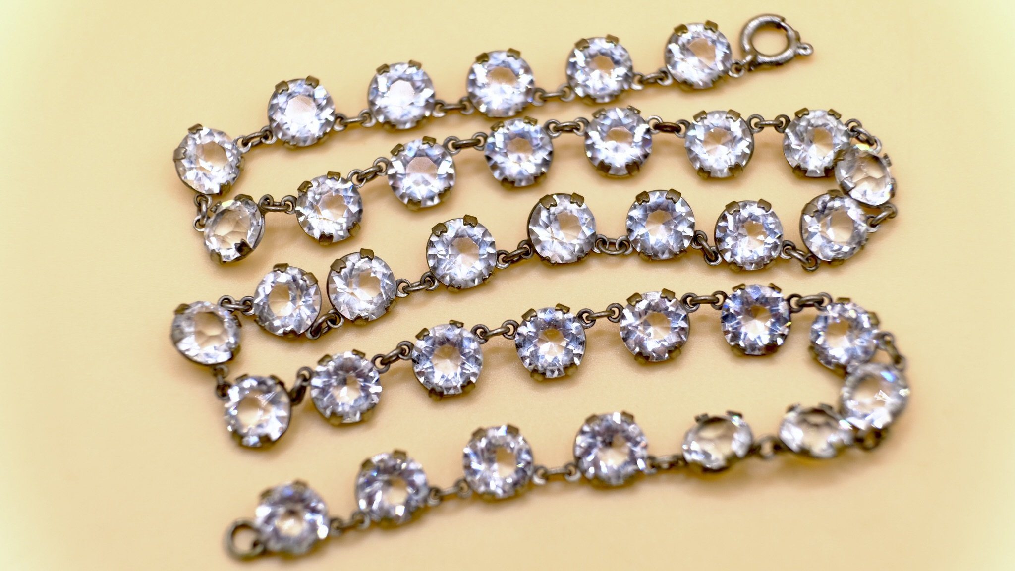 BVL1084-clear-paste-rivière-necklace-all.jpg