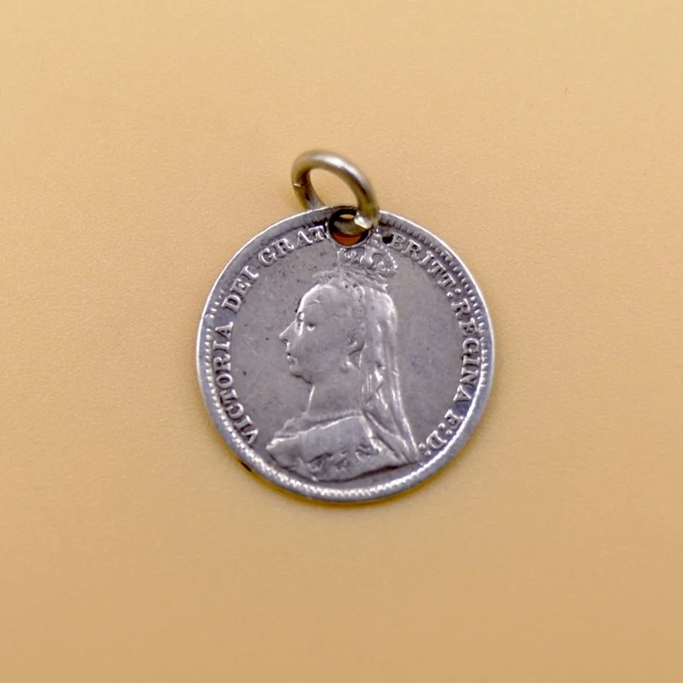 BVL1025-silver-Arthur-coin-back.jpg