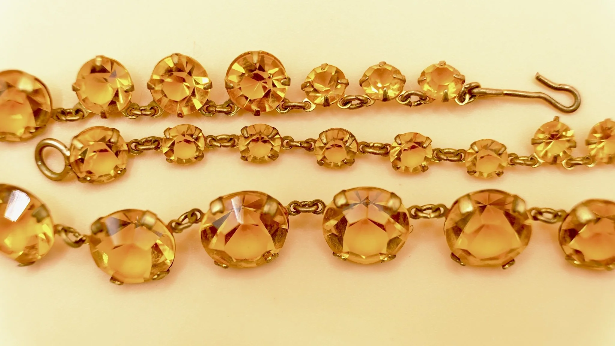 BVL1112-amber-rivière-necklace-close.jpg