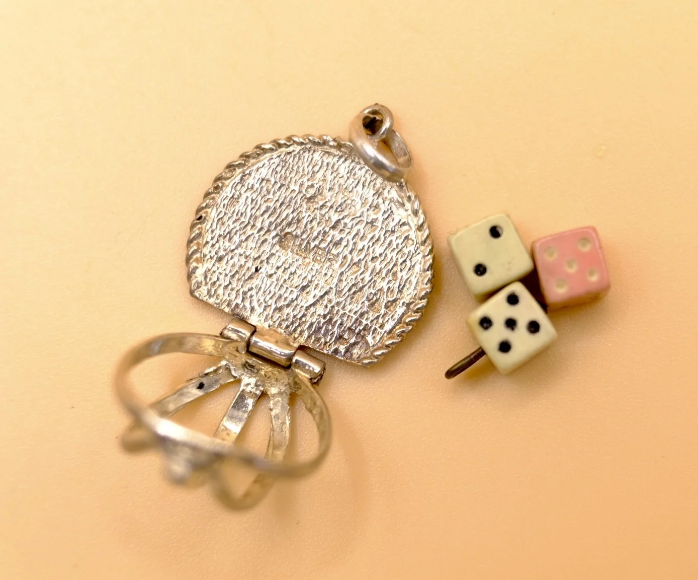 BVL1064-silver-dice-holder-open.jpg