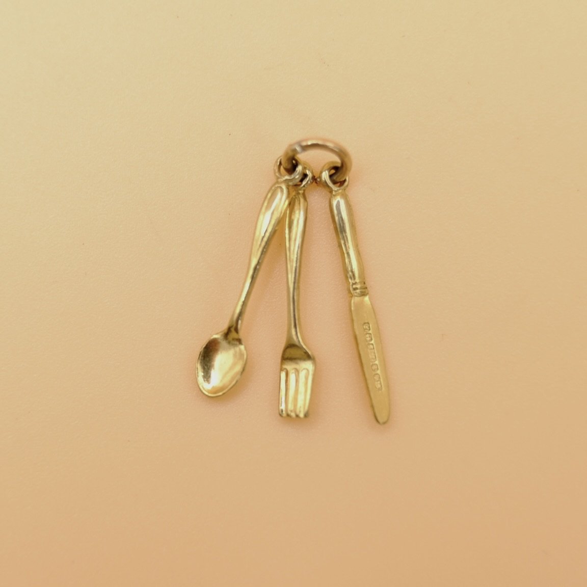 BVL1125-gold-cutlery-charm.jpg