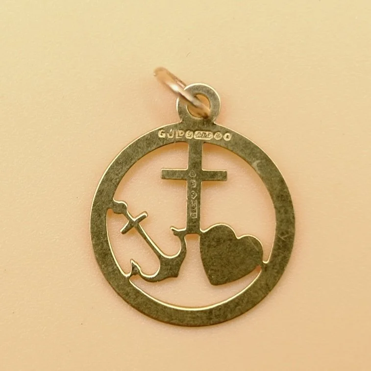 BVL1059-FHC-circle-pendant-back.jpg