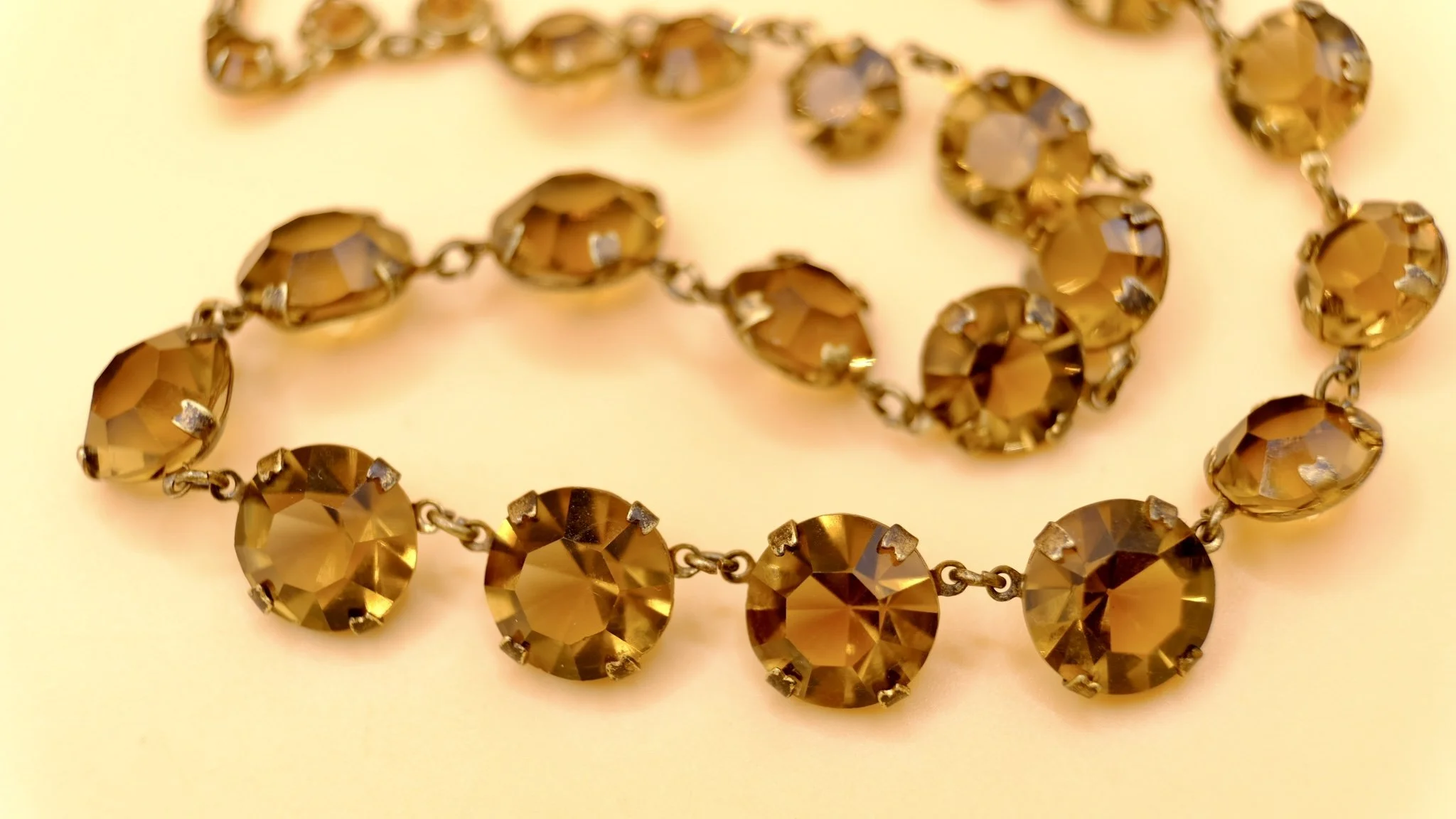 BVL1036-smoky-rivière-necklace-detail.jpg
