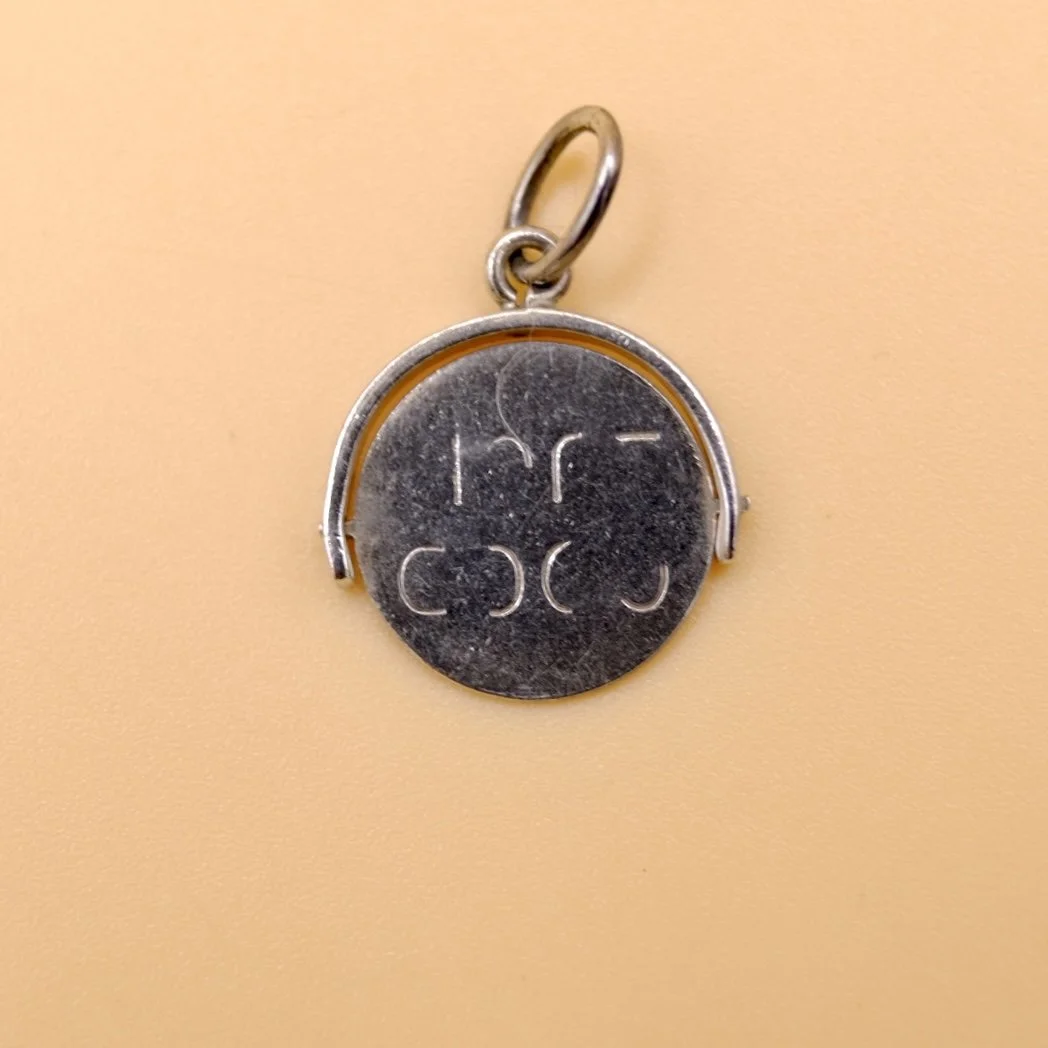 SR37d silver-good-luck-spinner.jpg
