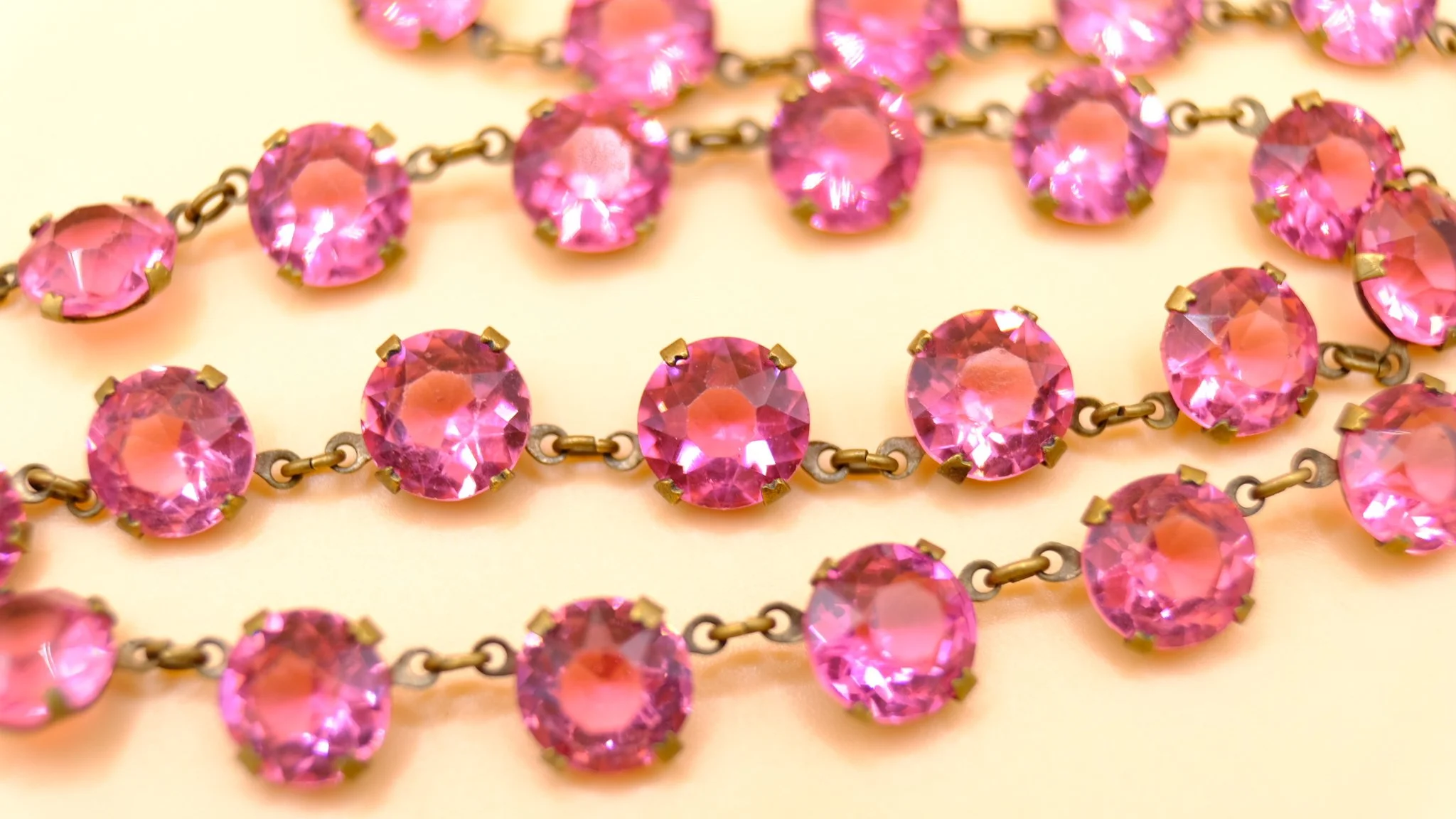 BVL1083-pink-rivière-necklace-close.JPG