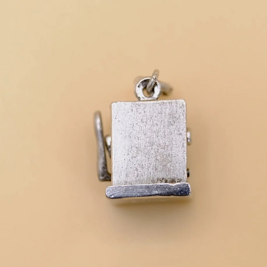 BVL1133-silver-fruit-machine-pendant-back.jpg