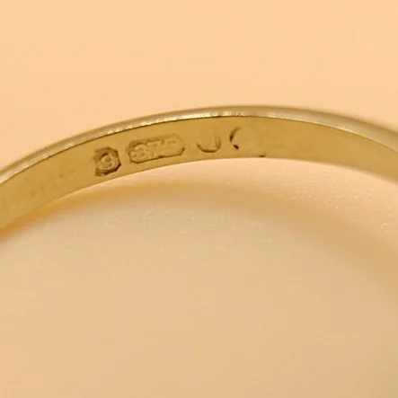 BVL989-green-paste-square-ring-marks.jpg