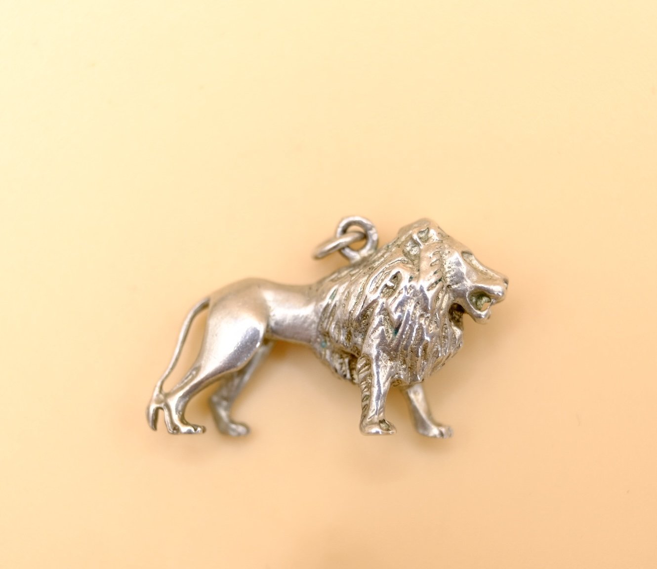 BVL1132-silver-lion-pendant.jpg
