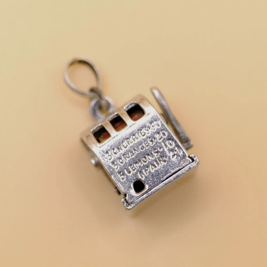 BVL1133-silver-fruit-machine-pendant.jpg