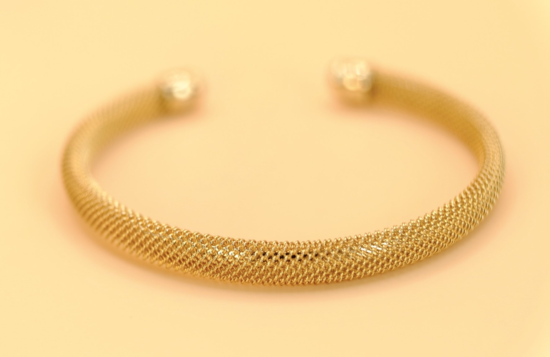 BVL1239-gold-tone-torque-bangle-back.jpg