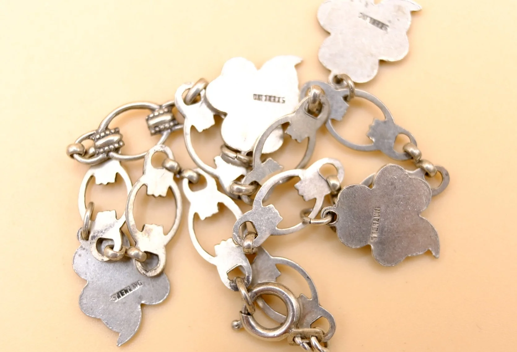 BVL1233-silver-enamel-shamrock-bracelet-marks.jpg