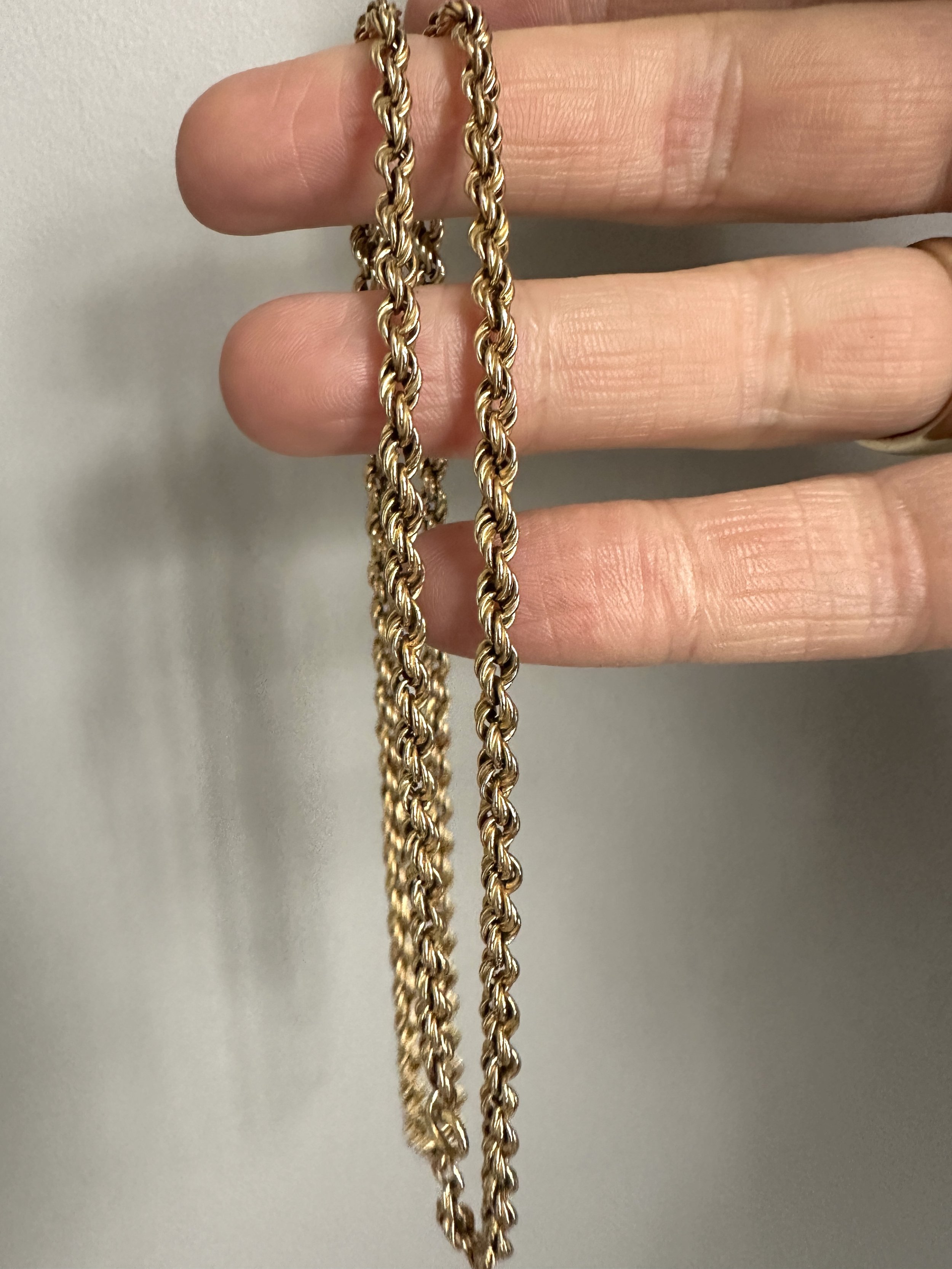BVL670 twist rope 21.5” held.jpg
