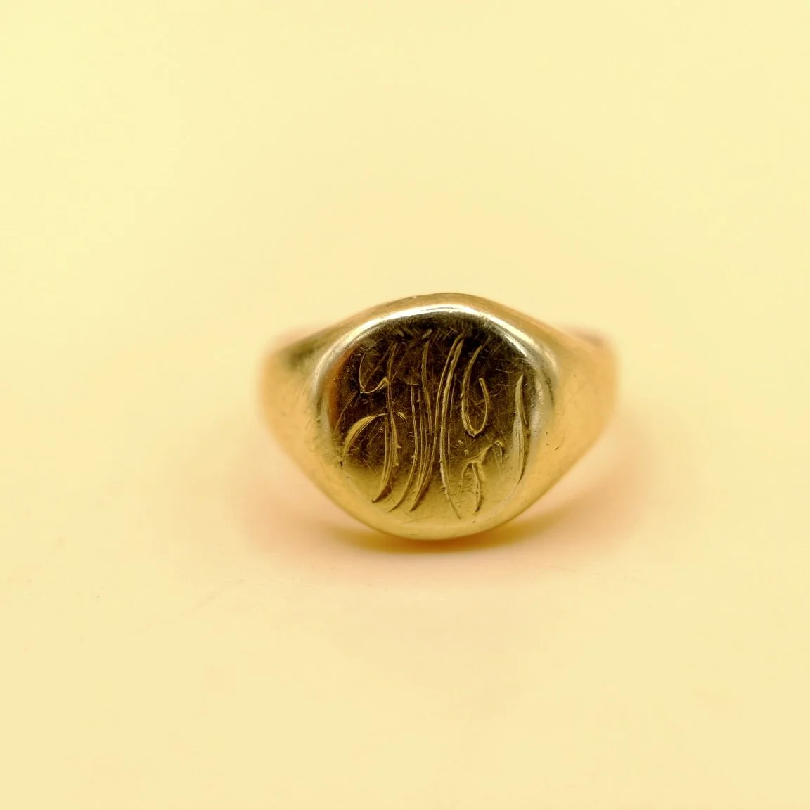 BVL1298-signet-ring-front.jpg