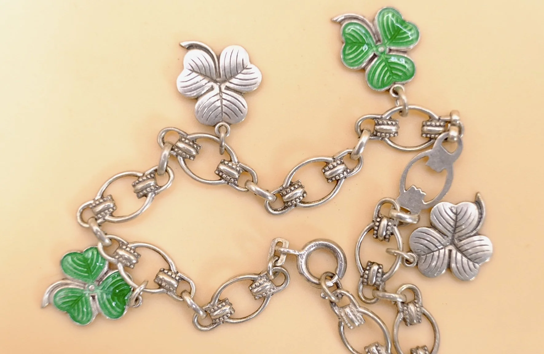 BVL1233-silver-enamel-shamrock-bracelet.jpg