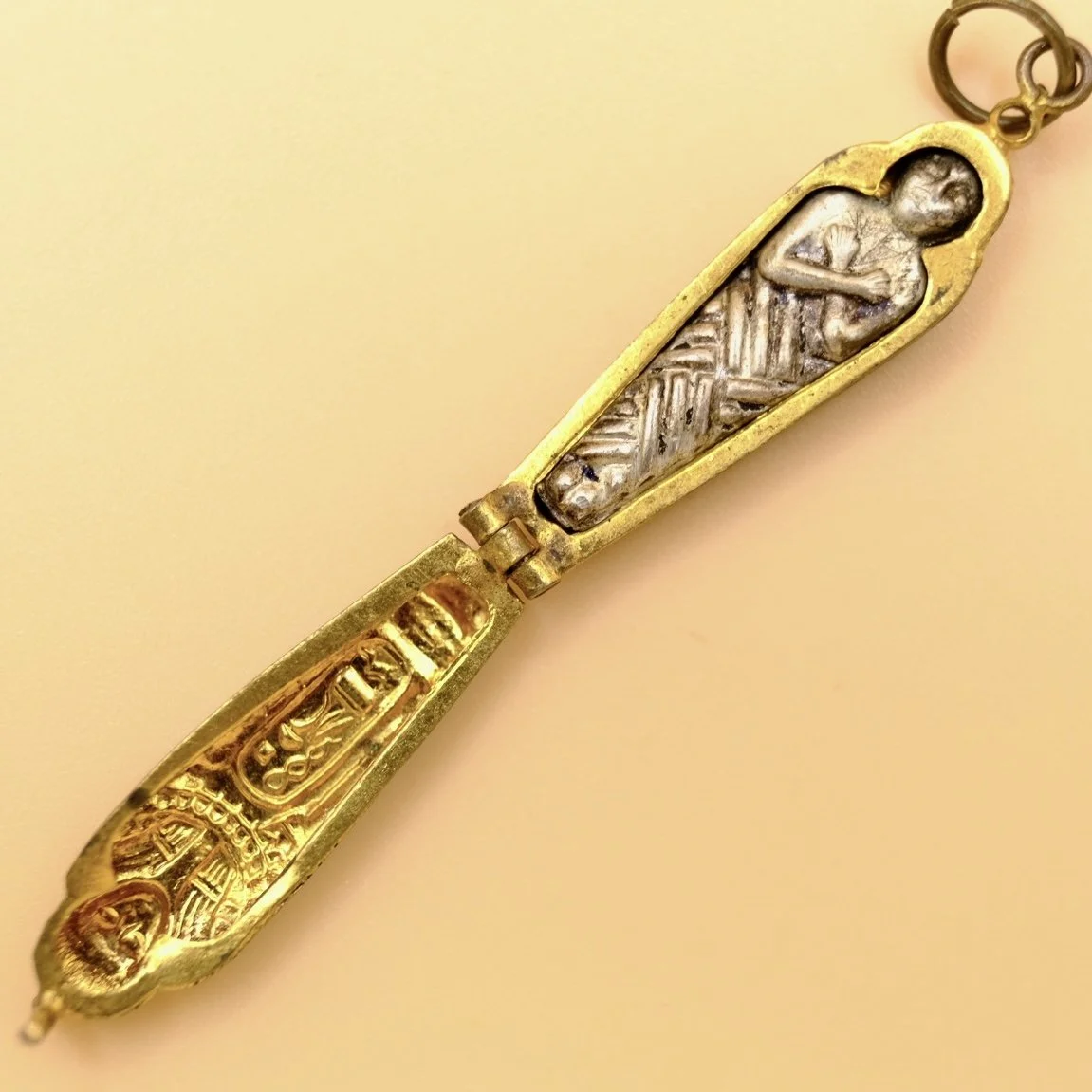BVL1255-gilt-pharaoh-mummy-open.jpg