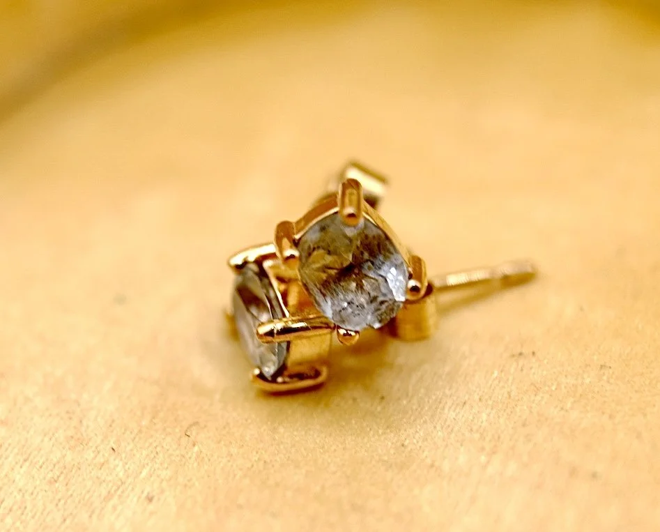 BVL806-topaz-studs-box.jpg