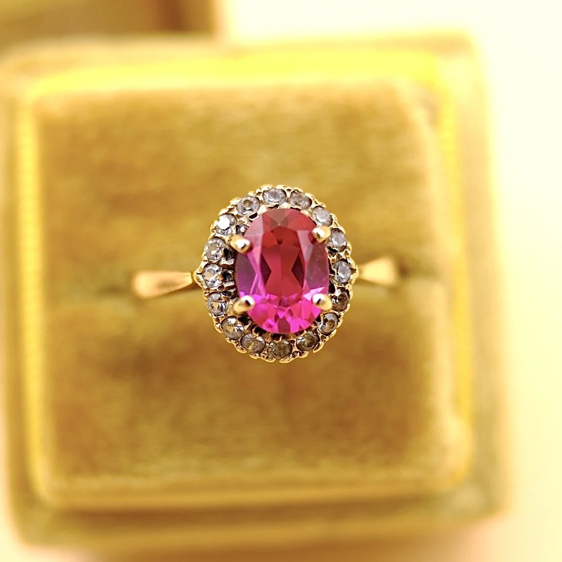 BVL985-pink-paste-cluster-ring-box.jpg