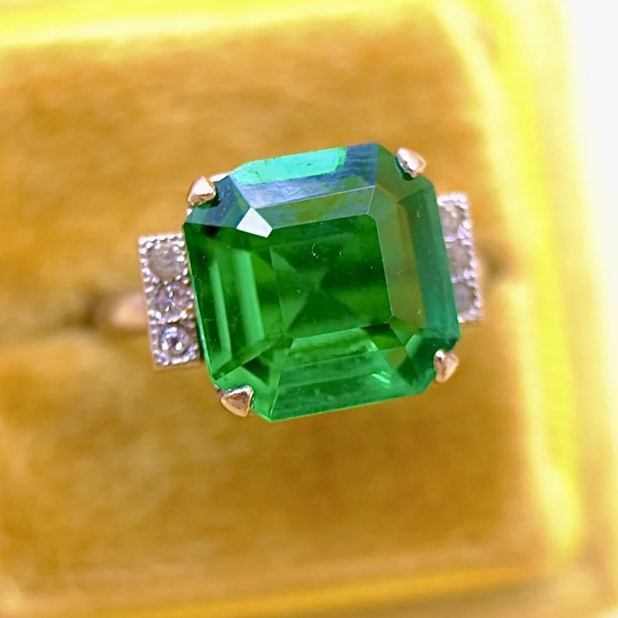 BVL1209-paste-green-square-ring-box.jpg