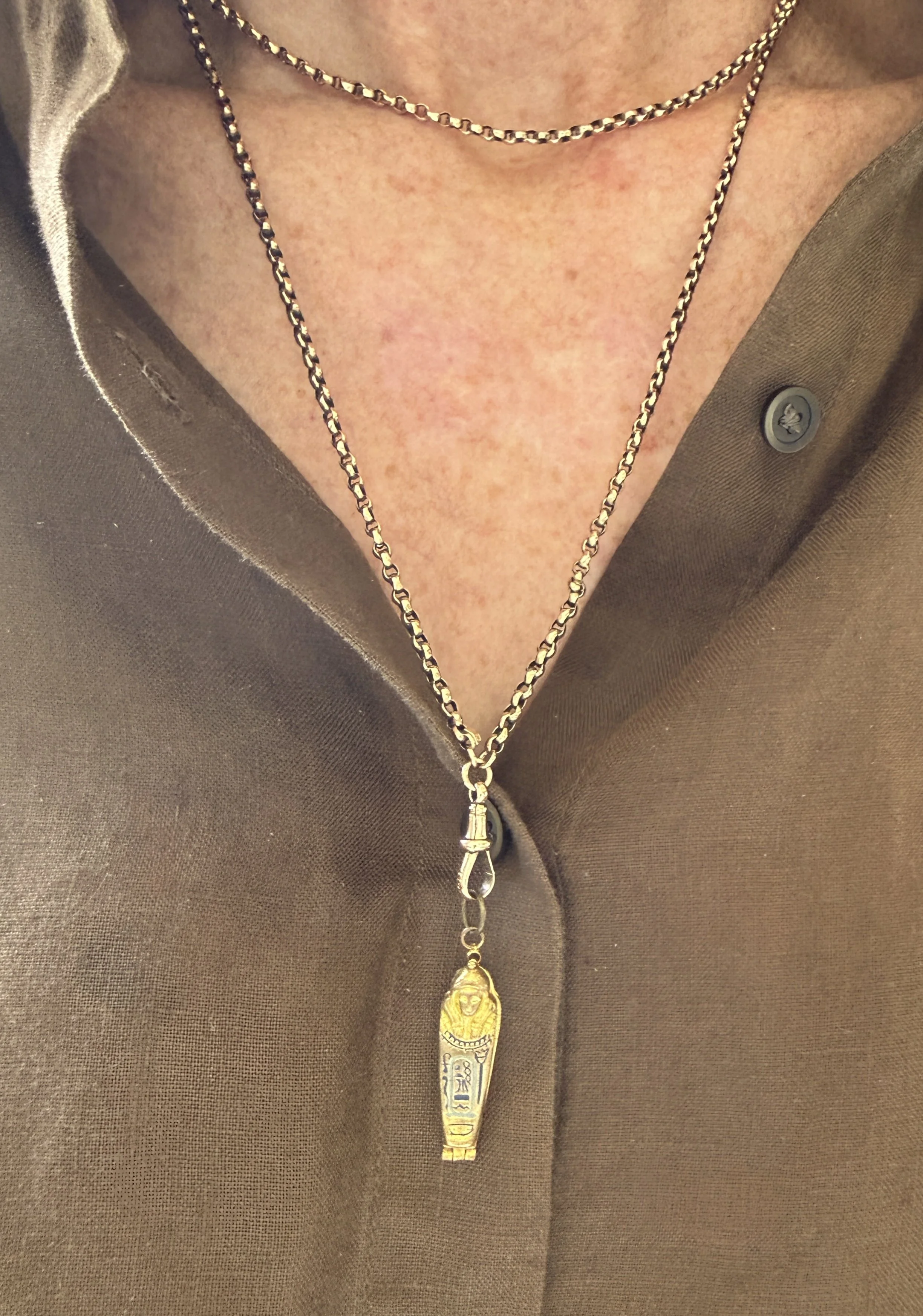 BVL1255-gilt-pharaoh-mummy-worn.jpg