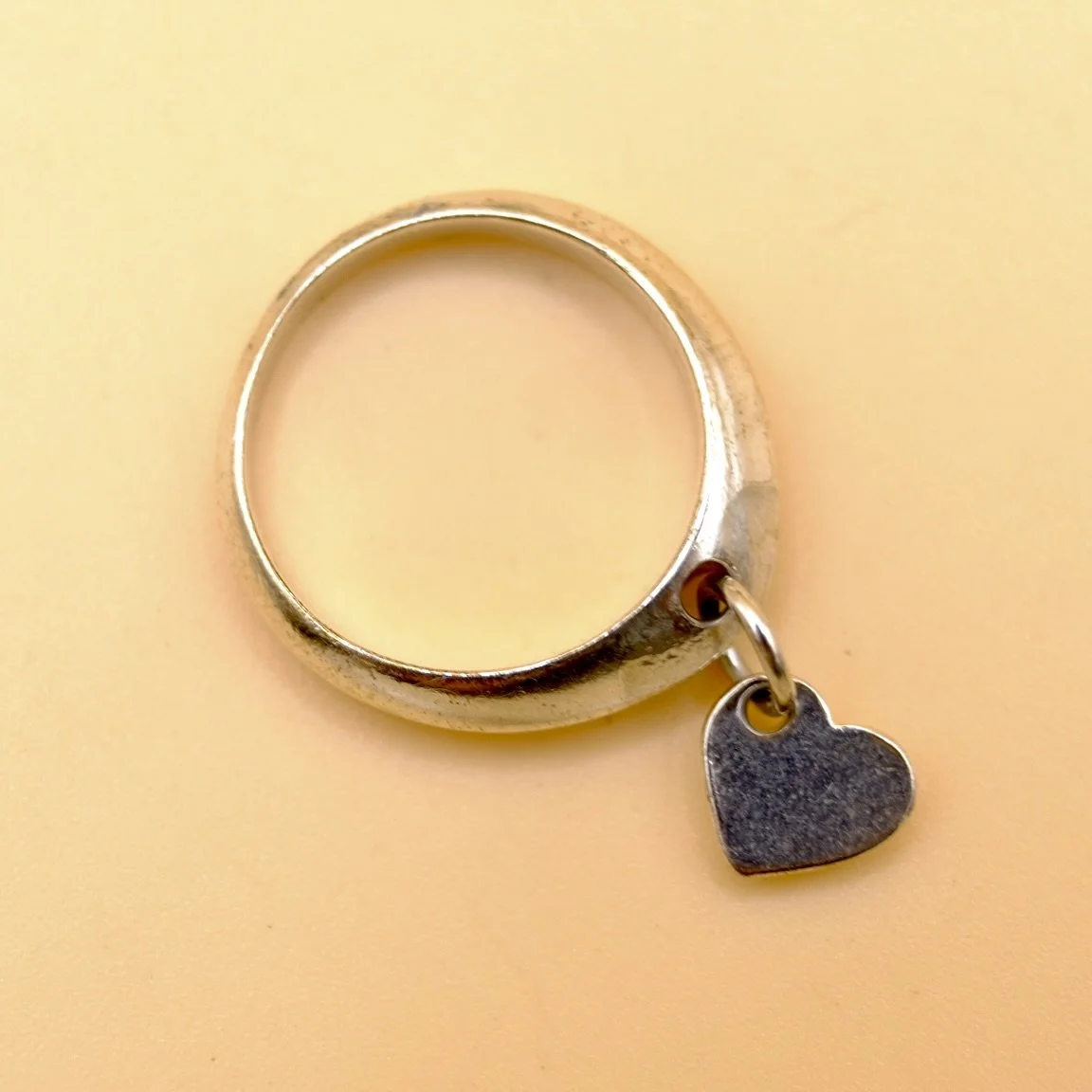 BVL1253-silver-heart-ring-top.jpg