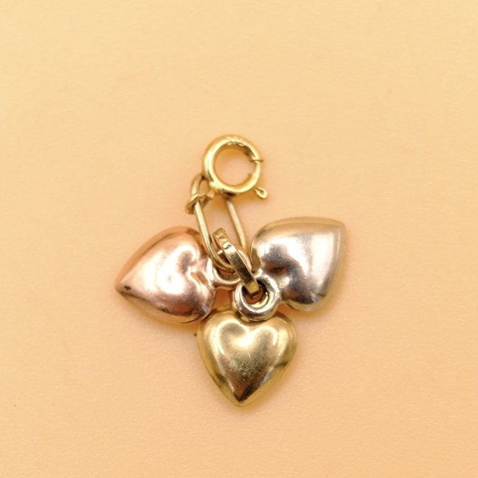 BVL1122-3-colour-gold-hearts-charm.jpg