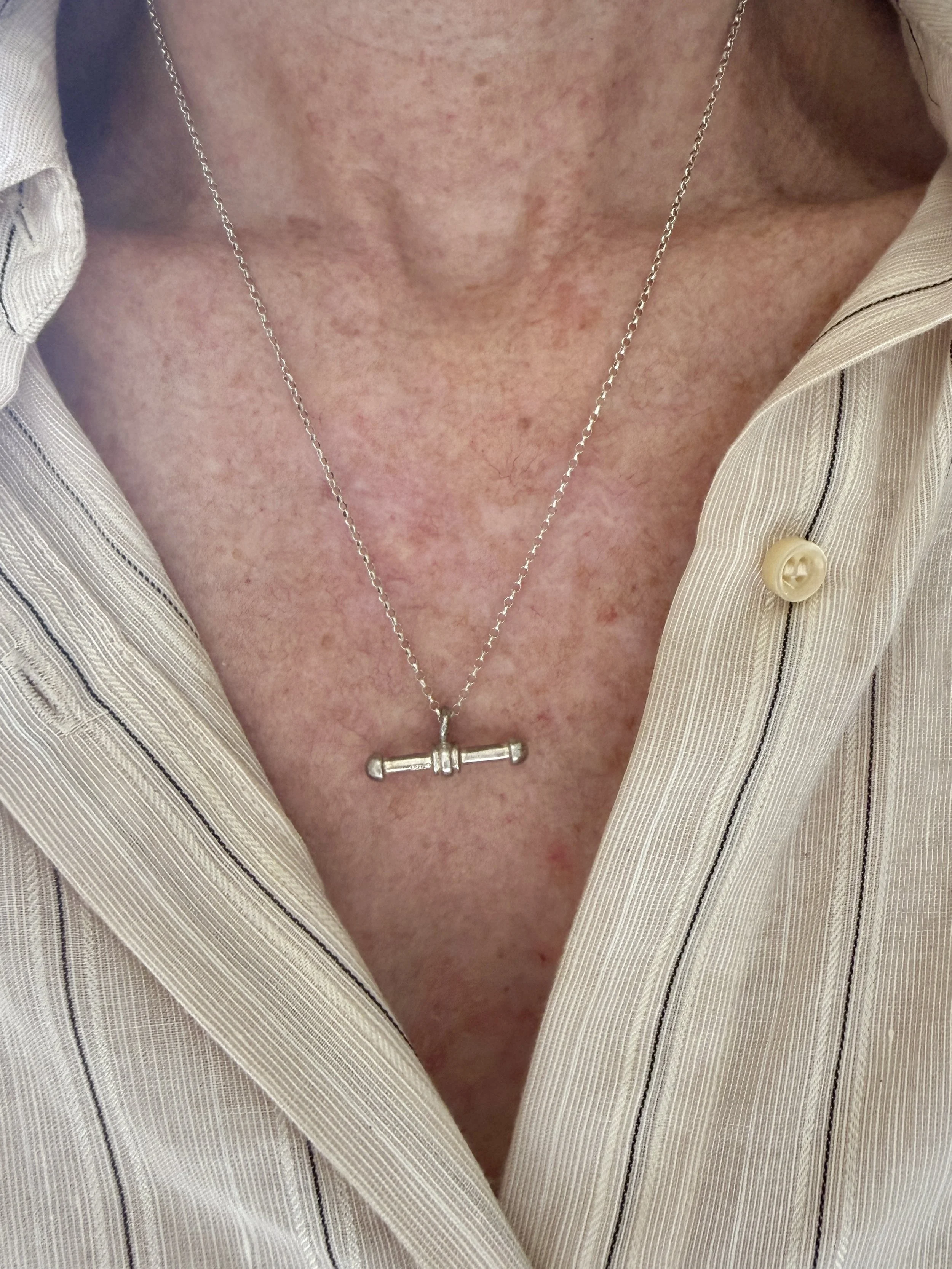 BVL1086a-silver-t-bar-worn.jpg