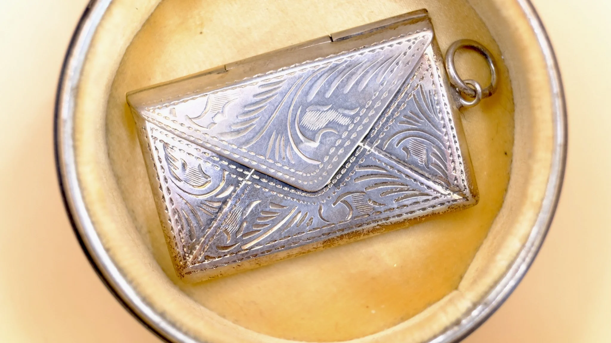 BVL866-silver-stamp-holder.jpg