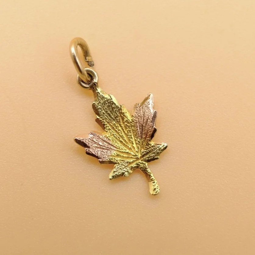 BVL1031-maple-leaf-charm.jpg