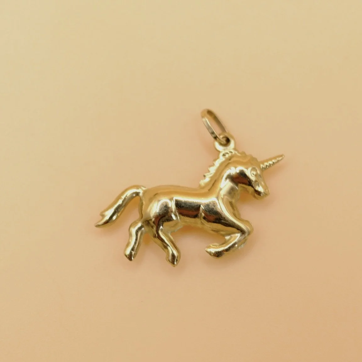 BVL1151-gold-unicorn-pendant.jpg