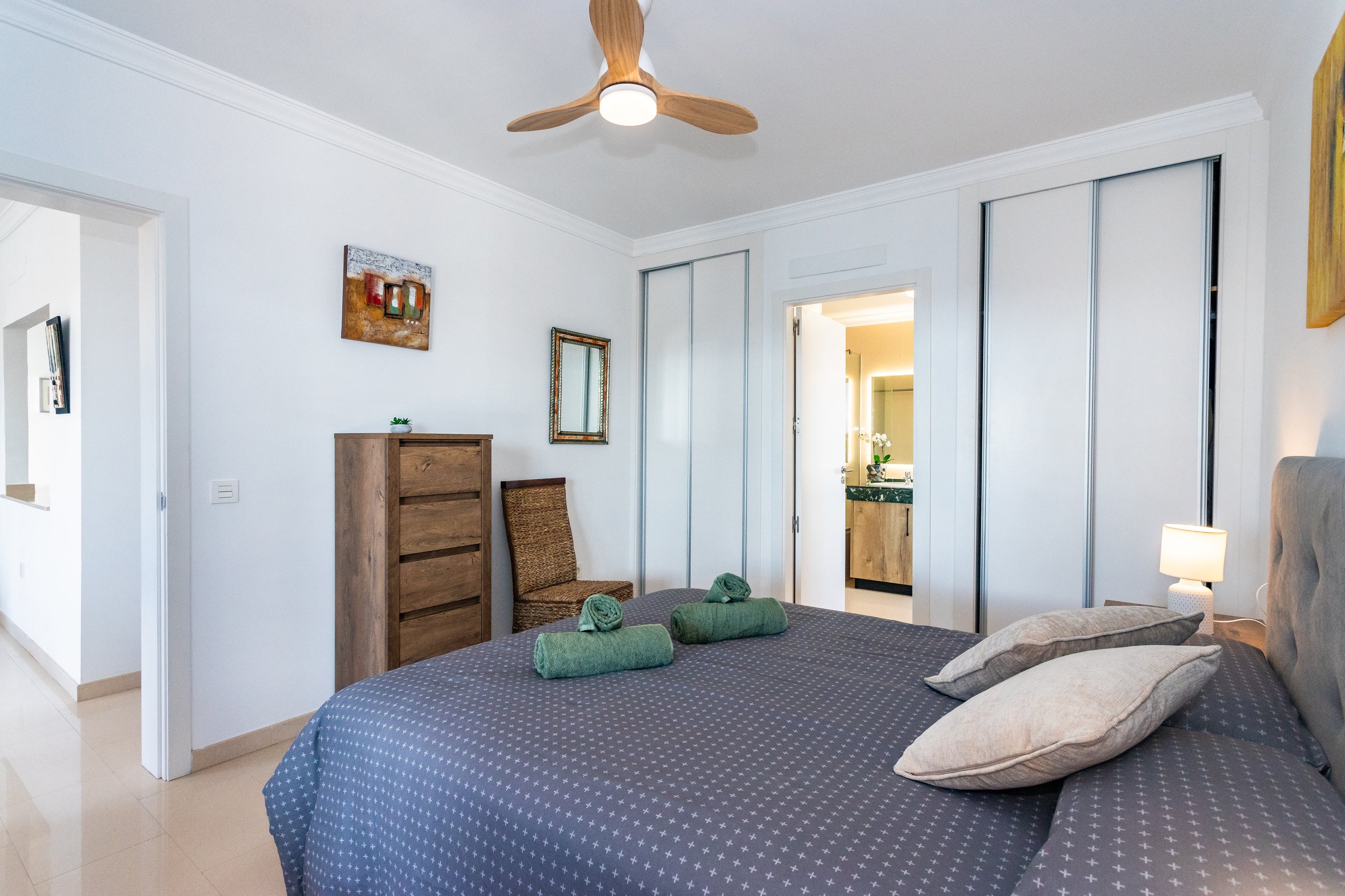 Habitación principal doble con baño