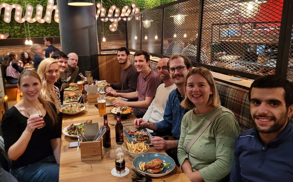 FIRST MEETUP 👋🏻
21-11-2023 
It was great to get to know each other in a cozy atmosphere surrounded by awesome people and delicious food. We are looking foreward to the next activity together! 

Have a great week, guys! 🏔️

#ulmalpinegroup