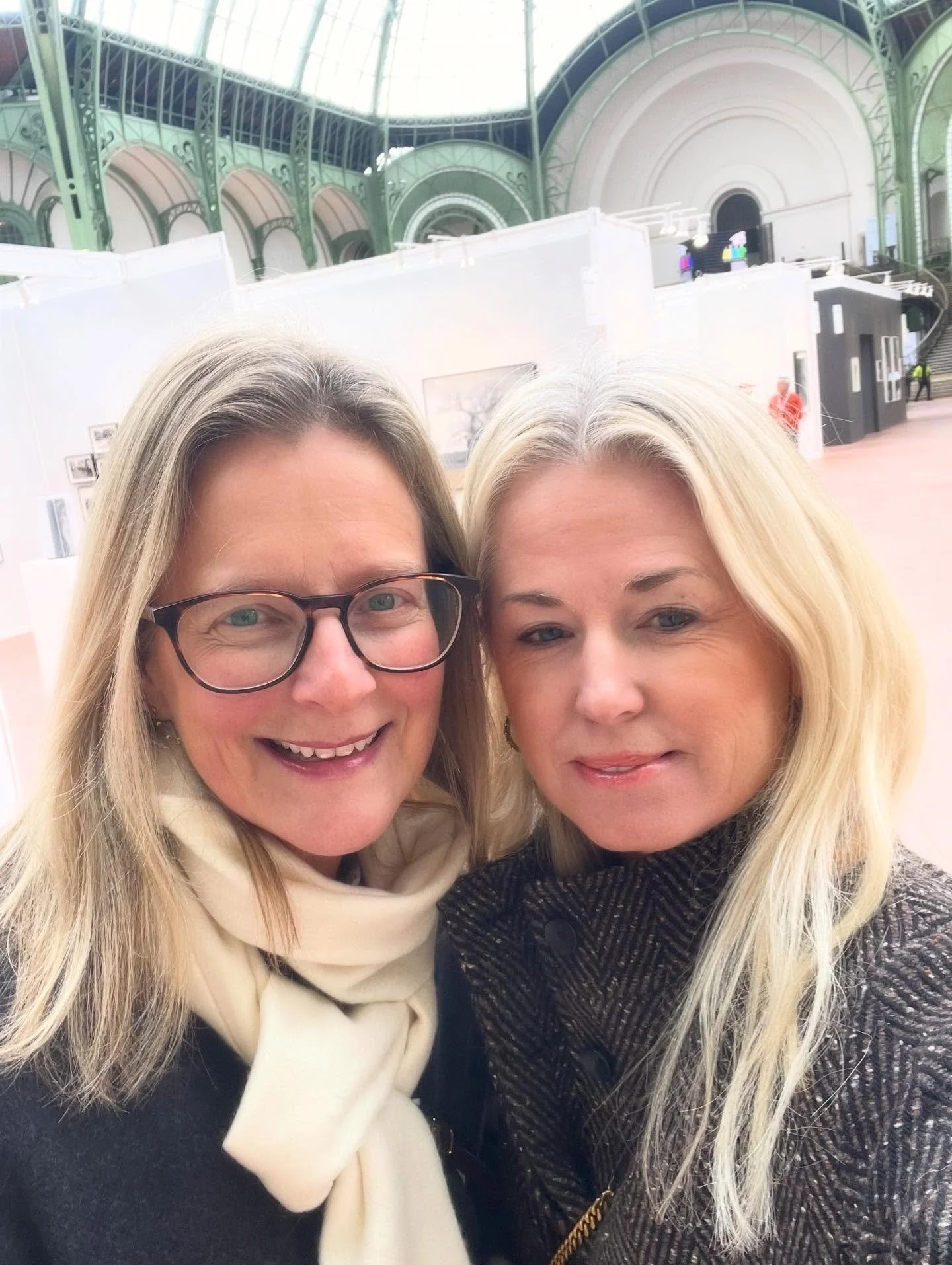 Happy New Year 🥳 
We are looking forward to a big and bright 2026, filled with joyful connections and artful conversations. Let&rsquo;s go 🚀 
Henrietta &amp; Nicole 🩵🩵
#artspr