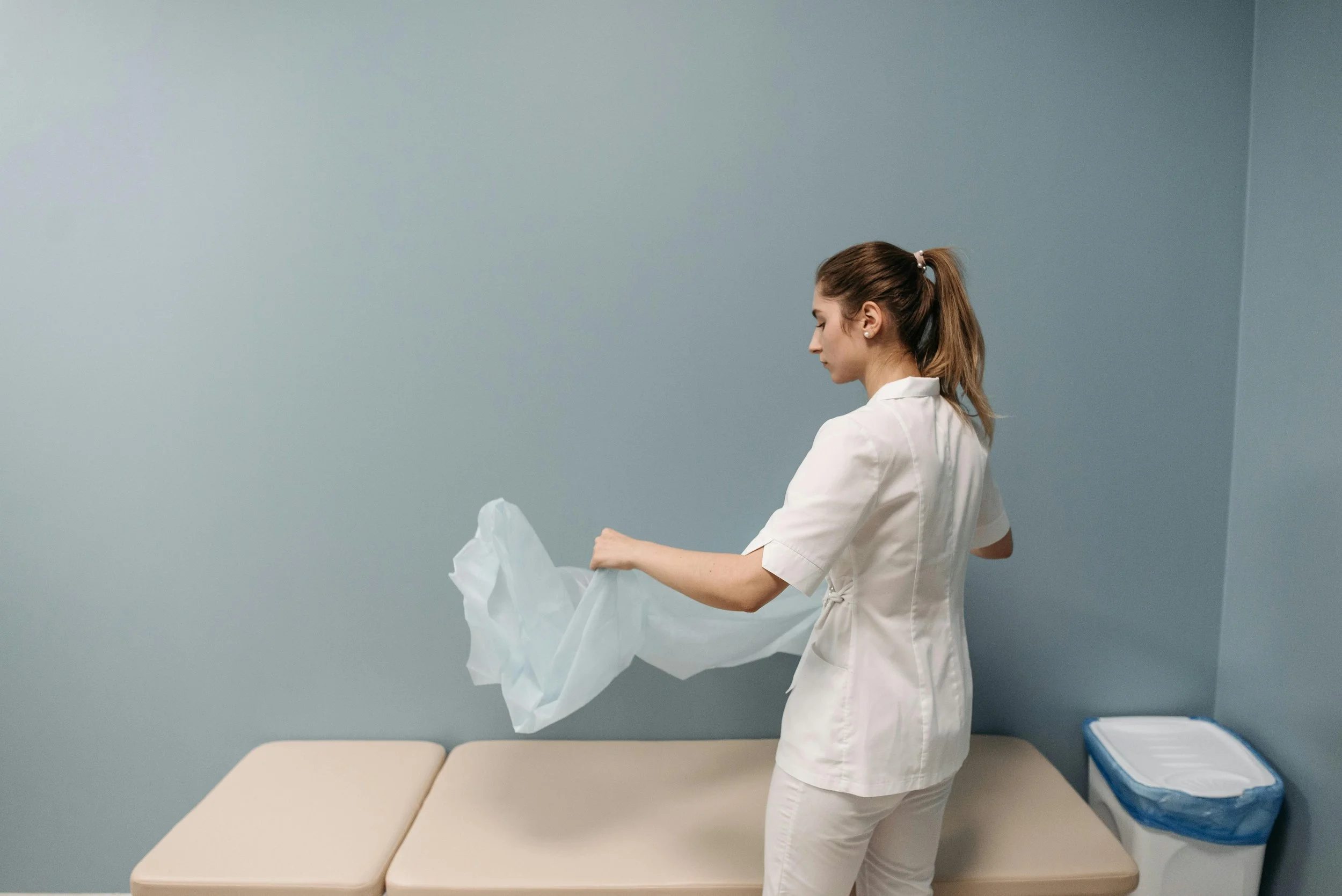 Preventing Cross-Contamination: Linen Transport Best Practices with Healthcare Courier Services