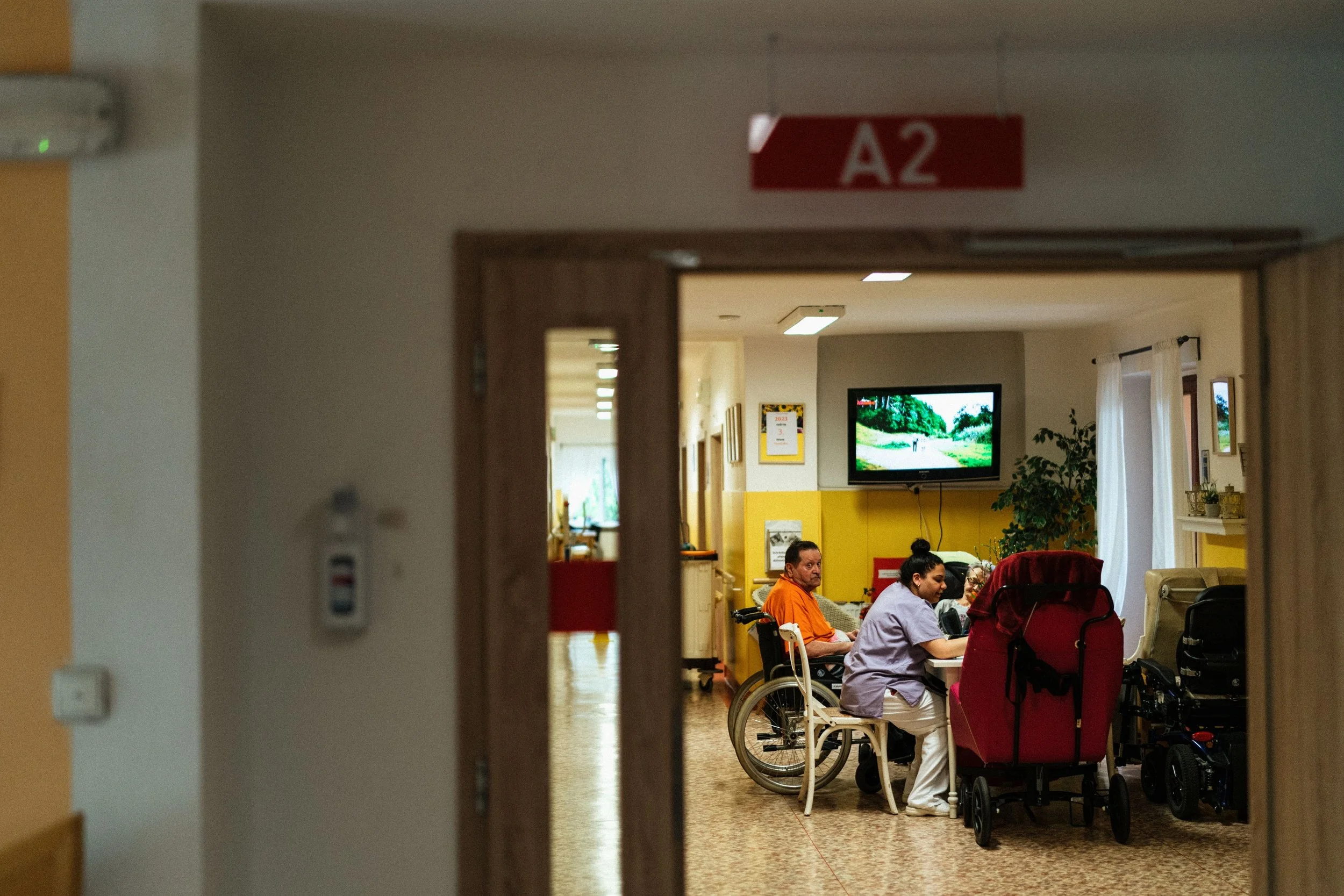 Around-the-Clock Care with a Hospital Courier for Urgent Deliveries