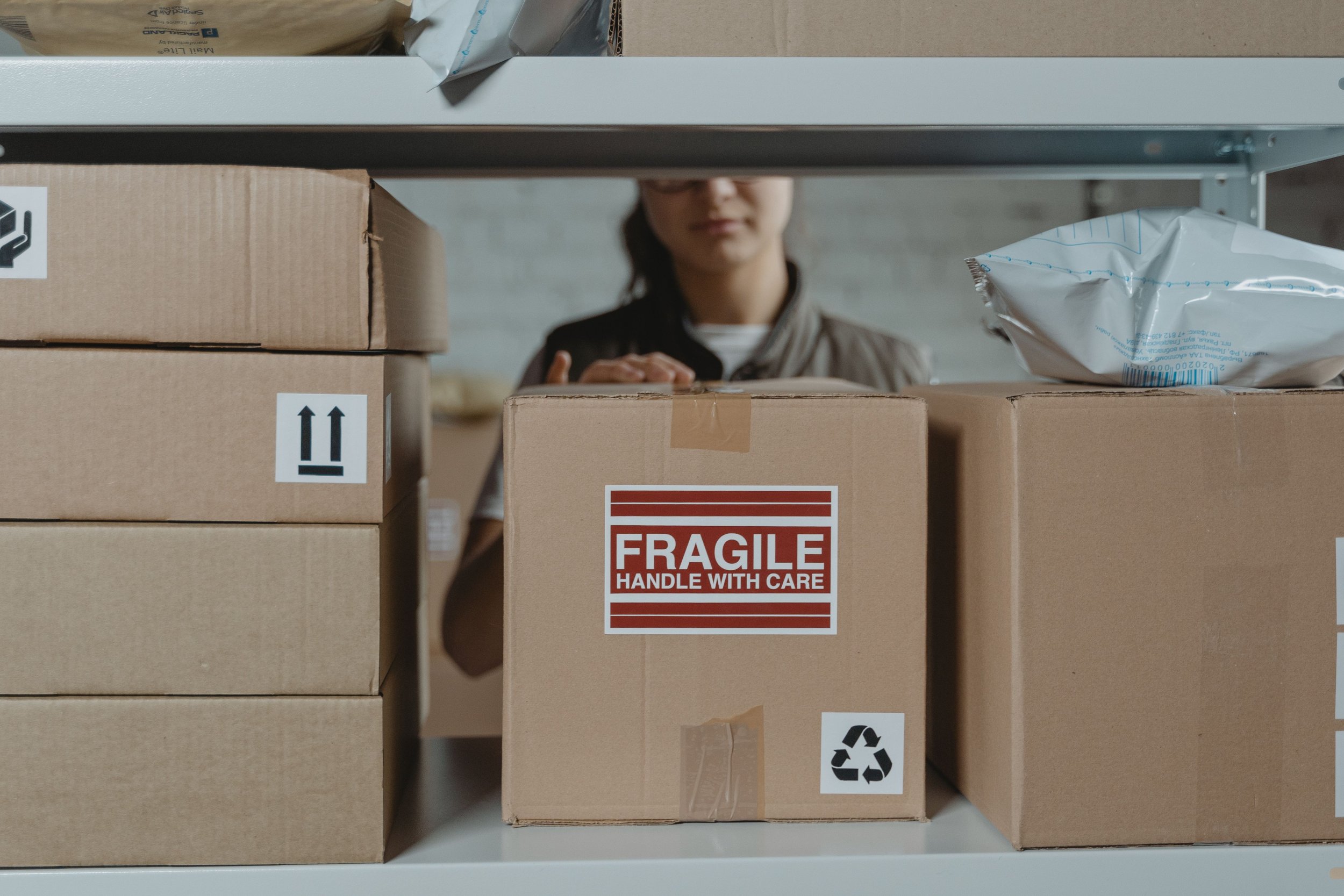 When Space Runs Out: Short-Term Warehouse Storage for Overflow Inventory