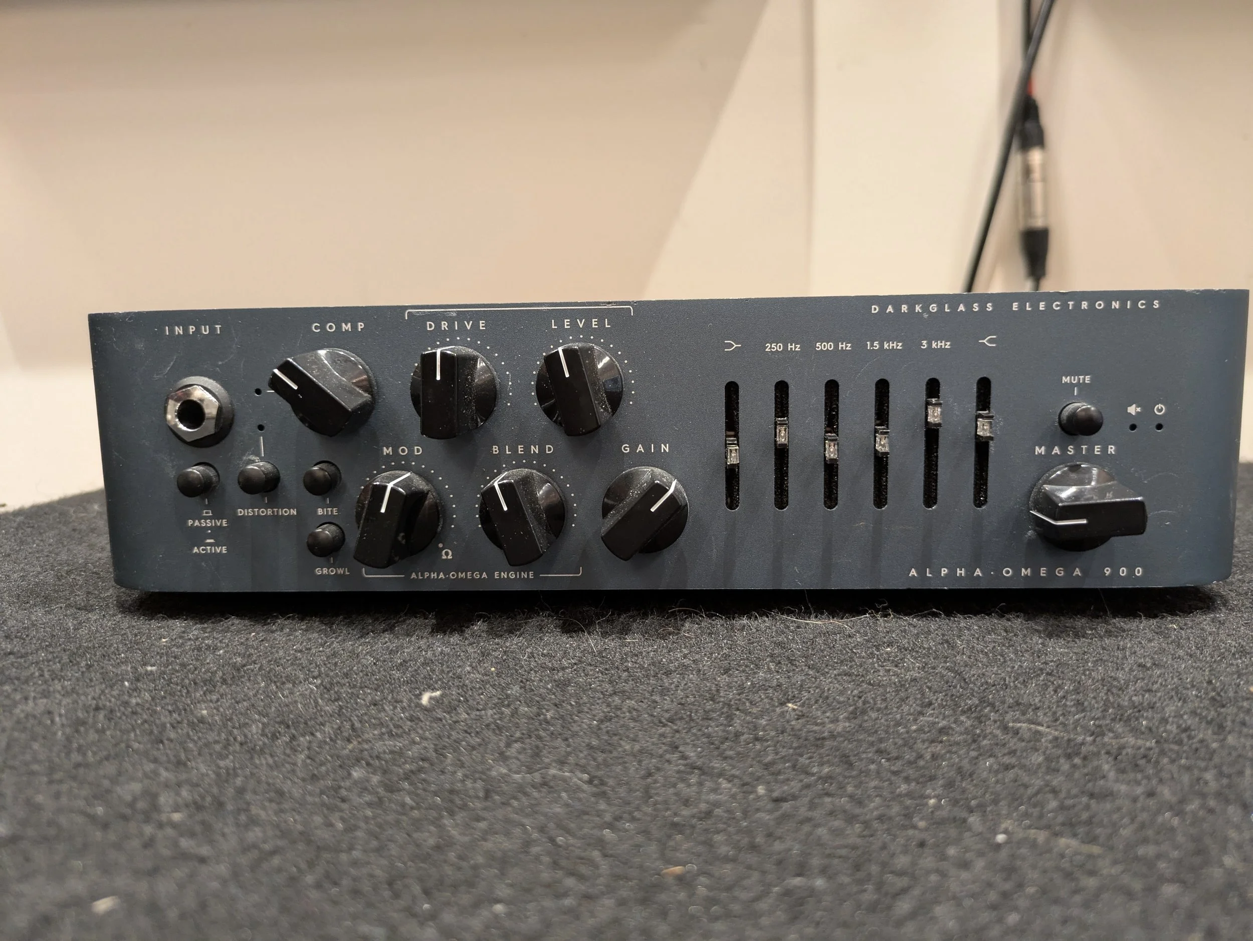 rehearsal space 3 bass.jpg