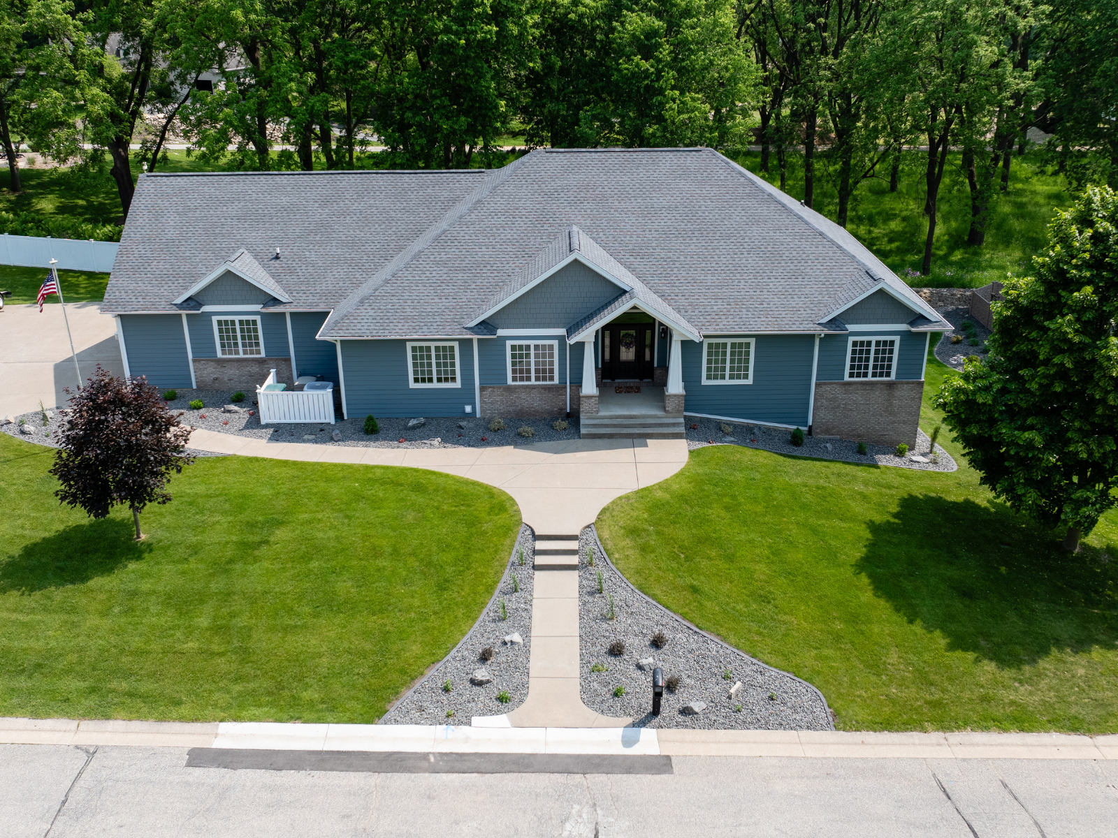 Custom Landscape Bed & Walkway Transformation