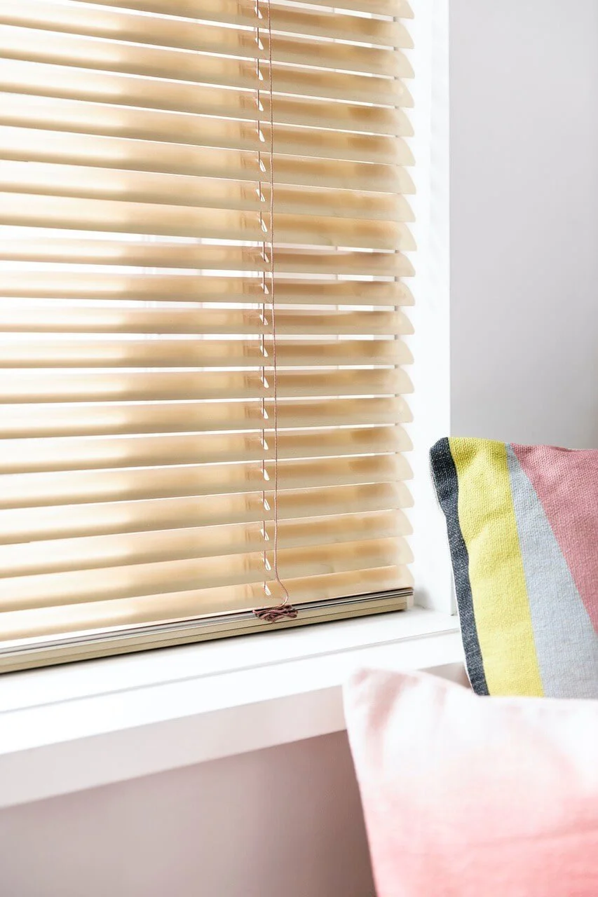 5aafb4d59c9836ce5fdc530e_Notto_Persienner_15528_25mm_02.jpeg