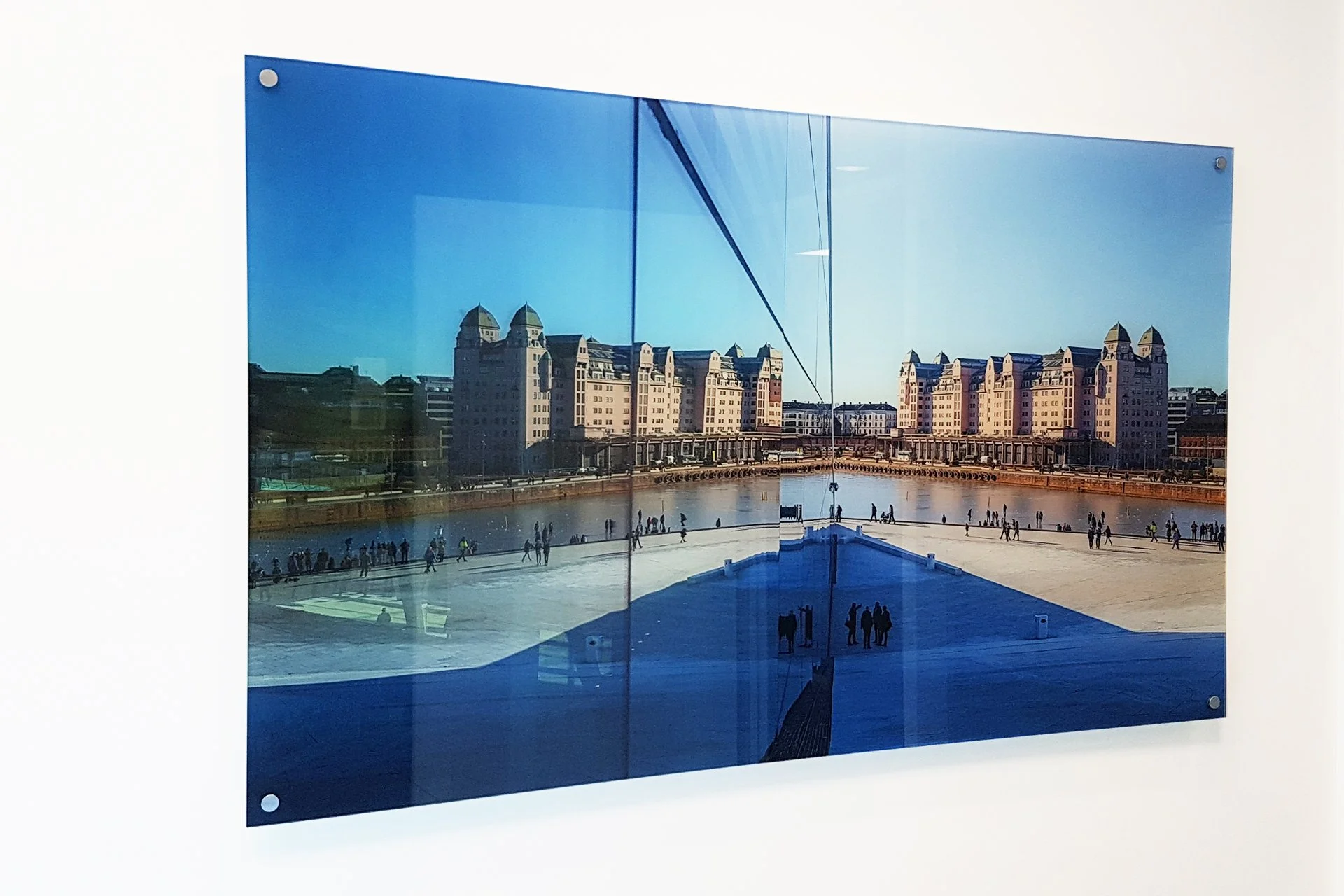 5b2cad0c144714c0ea8ab06f_Akryl m print_01.jpeg