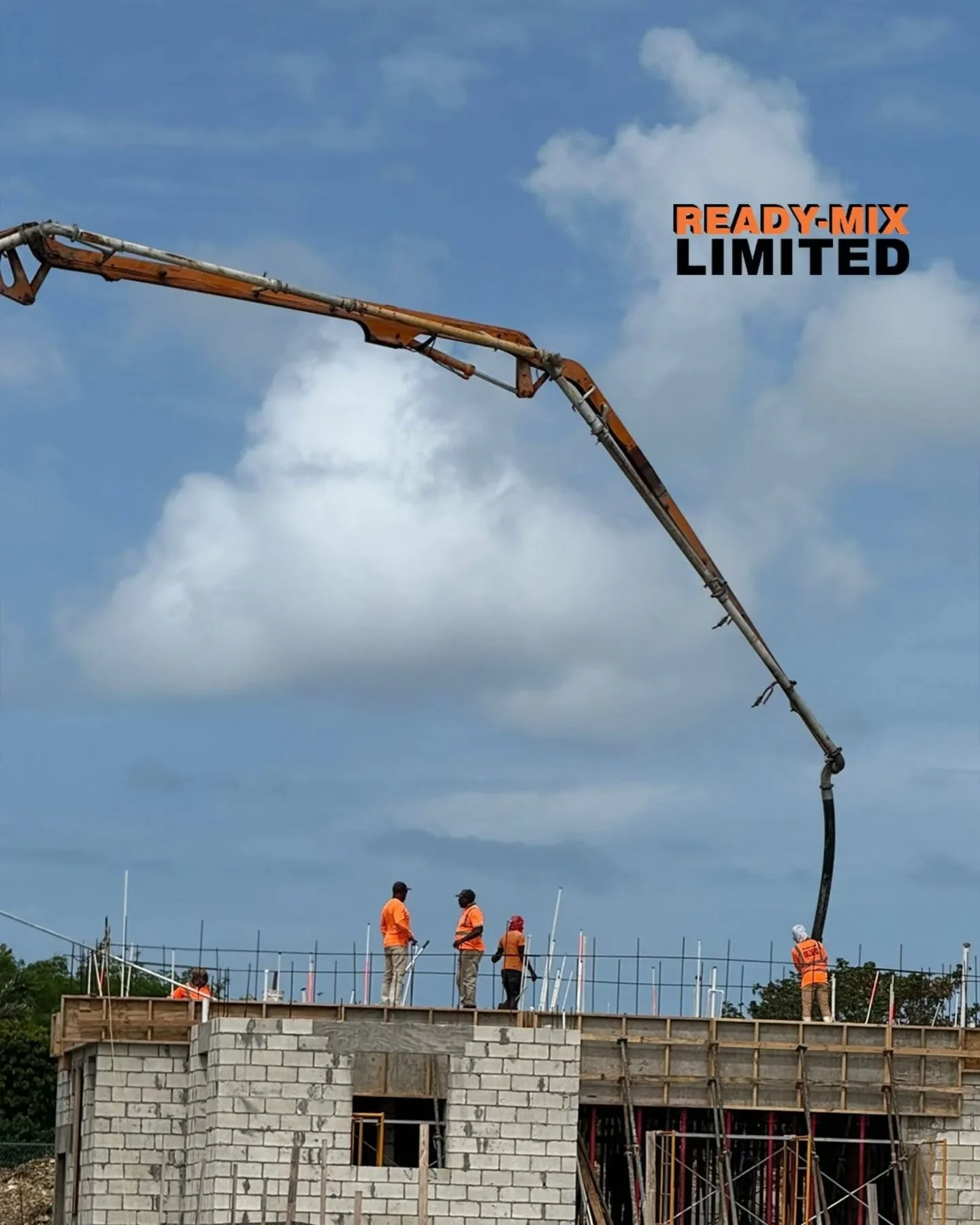 Concrete in action on this residential project. 🚧

Interested in learning more for your next project?
☎️: +1-246-436-3952
💻: www.readymixbarbados.com

#ReadyMixBarbados #BuildWithReadyMix #Concrete #Construction