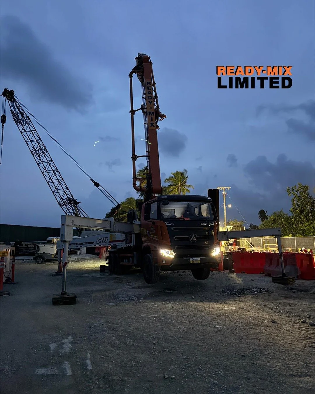 Evening falls, but Ready-Mix is still on site, keeping projects moving. 🌇💪

Interested in learning more for your next project?
☎️: +1-246-436-3952
💻: www.readymixbarbados.com

#ReadyMixBarbados #OnSite #BuildWithReadyMix #Concrete #Construction