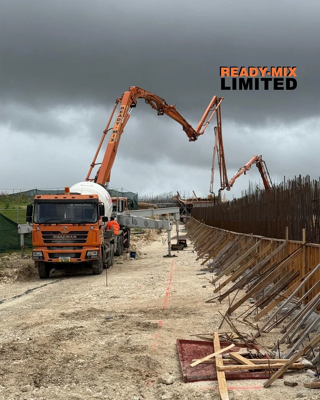 When the job needs reach and precision, our concrete pumps make the difference.

Interested in learning more for your next project?
☎️: +1-246-436-3952
💻: www.readymixbarbados.com

#ReadyMixBarbados #OnSite #BuildWithReadyMix #Concrete #Construction
