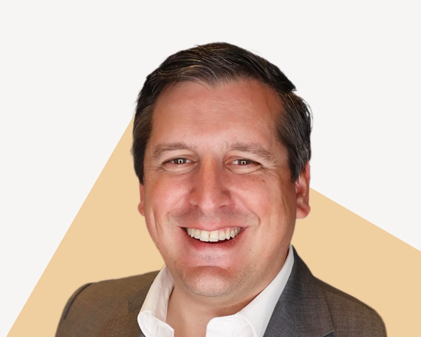Claudio Brasca, Management Consultant, smiling in professional attire.