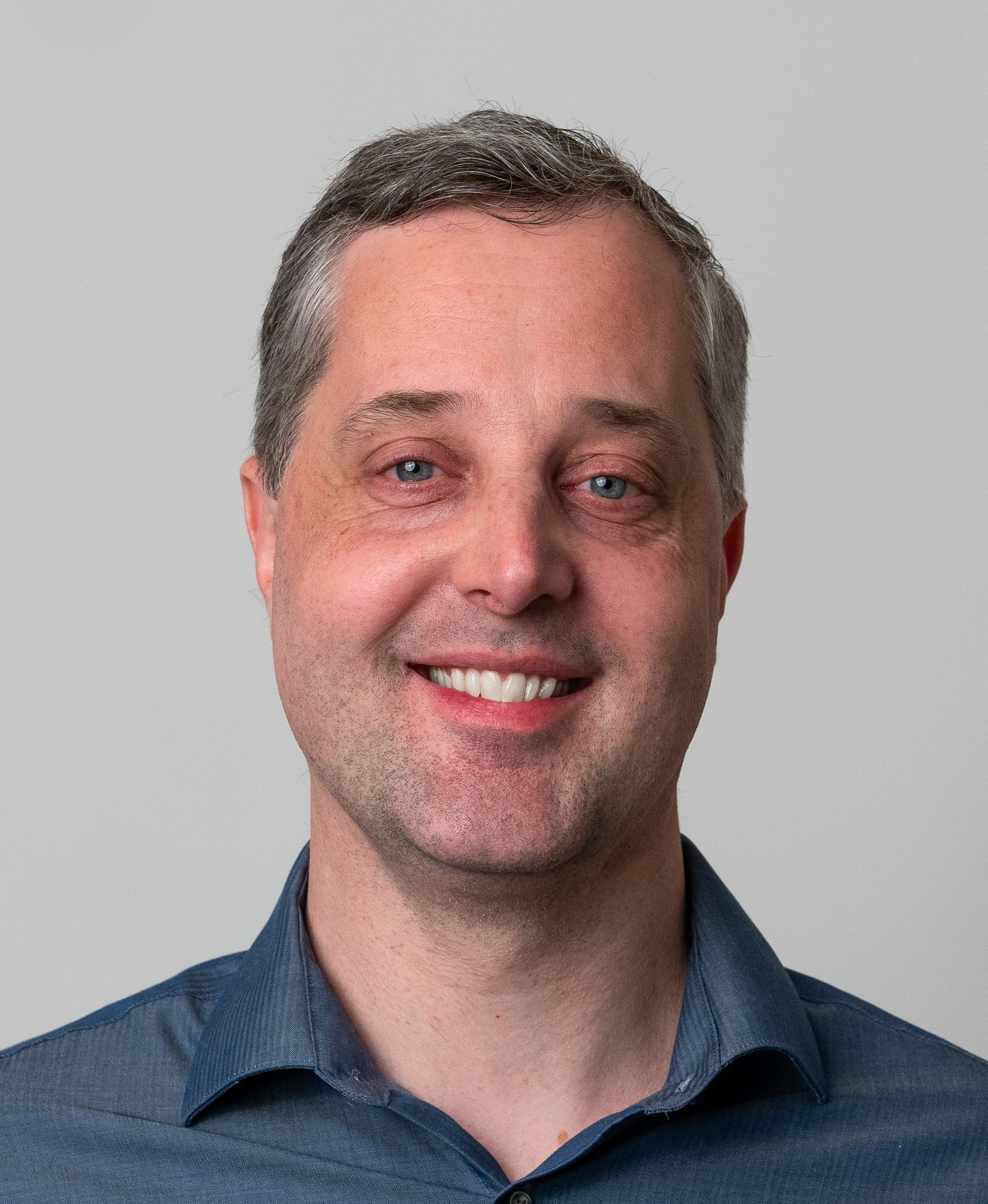 Bas van der Brugge, Operations at Long Angle, LinkedIn Profile: https://www.linkedin.com/in/mayamagennis/
