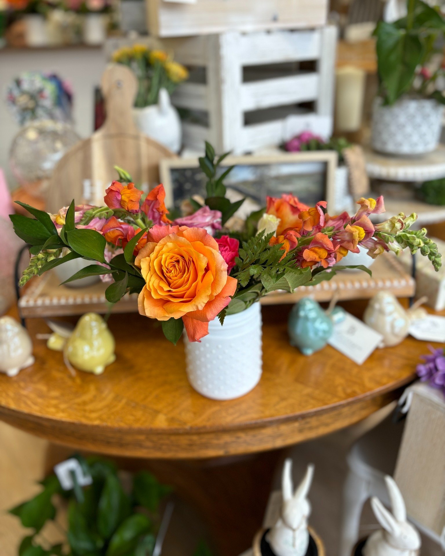 Lots of items ready to go!
Petite Vase Arrangements - $60
Birdhouse Arrangements (only 2 available) - $75
Wooden Crate Arrangements (only 2 available) - $75

Message to order, or call the store: 519-923-3063
Open until 6pm today, and 9am-3pm tomorrow