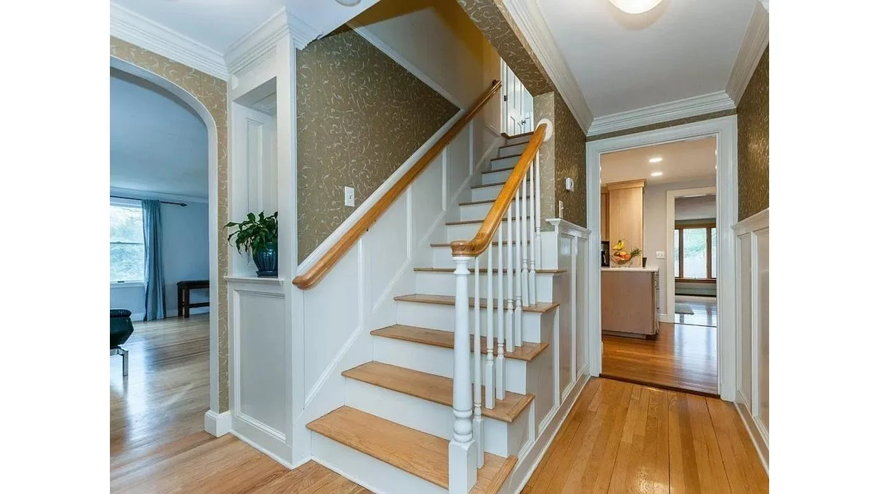 77 Taylor Foyer.jpg